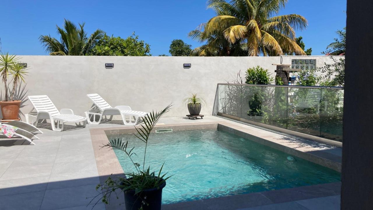 2 Chambres Avec Piscine Dans Maison Creole 생피에르 외부 사진