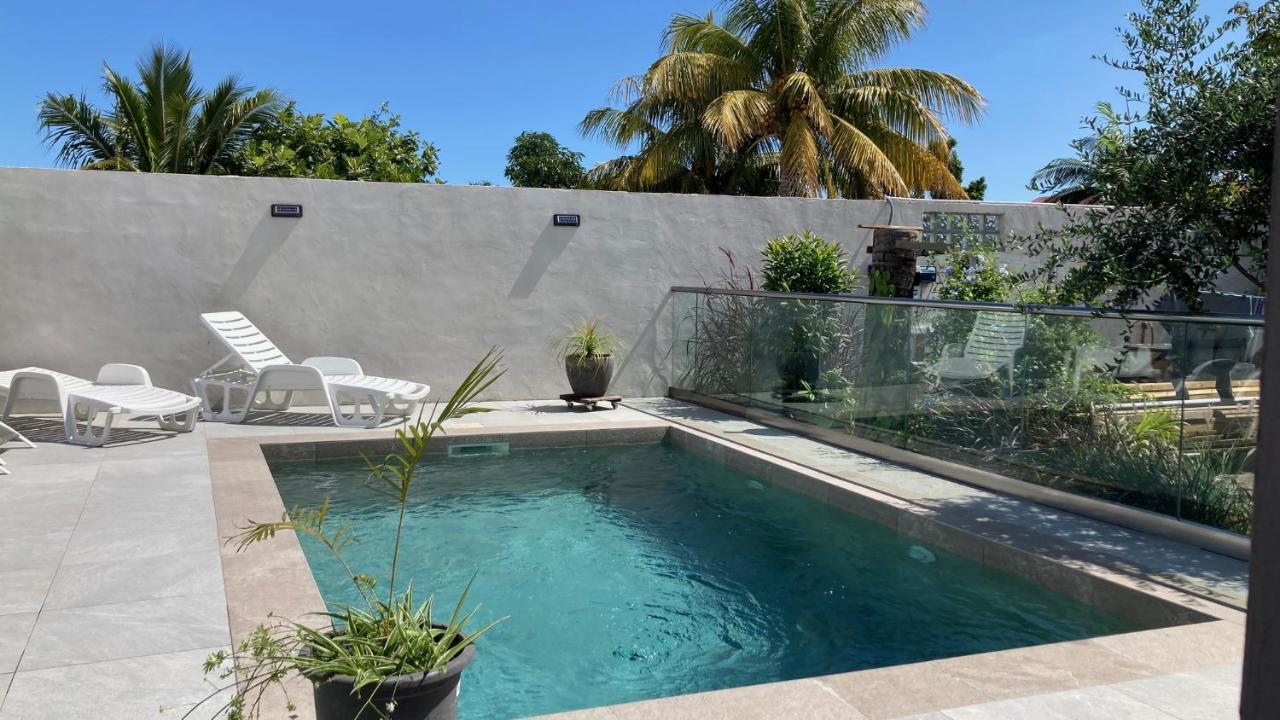 2 Chambres Avec Piscine Dans Maison Creole 생피에르 외부 사진